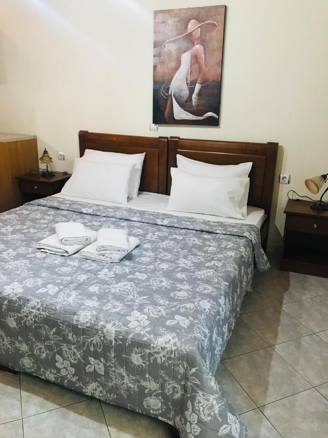 Guesthouse Adonis Loutraki  Bagian luar foto
