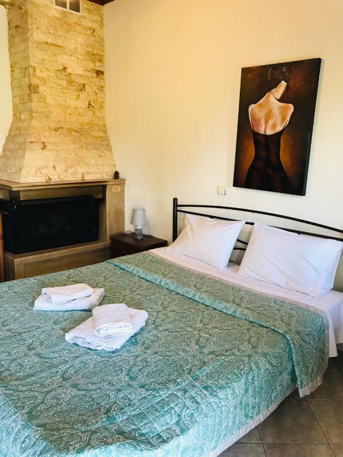Guesthouse Adonis Loutraki  Bagian luar foto