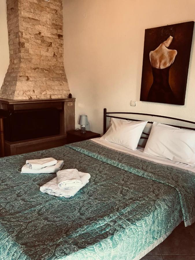 Guesthouse Adonis Loutraki  Bagian luar foto