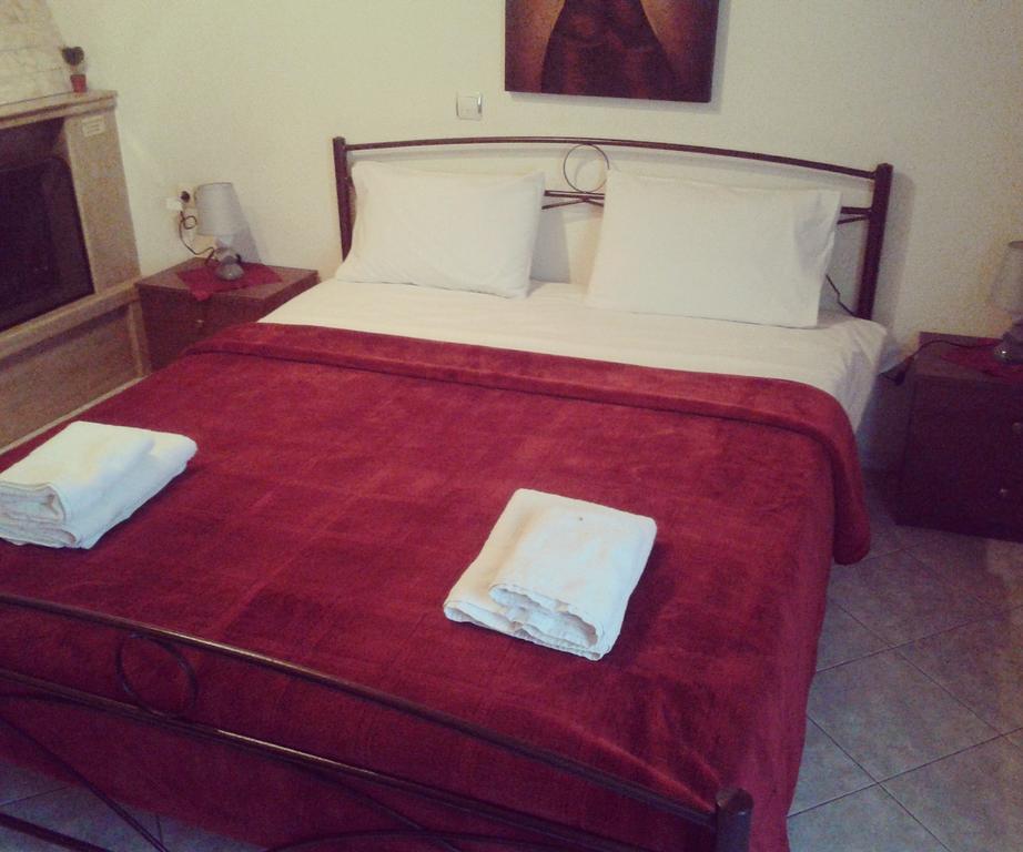 Guesthouse Adonis Loutraki  Bagian luar foto