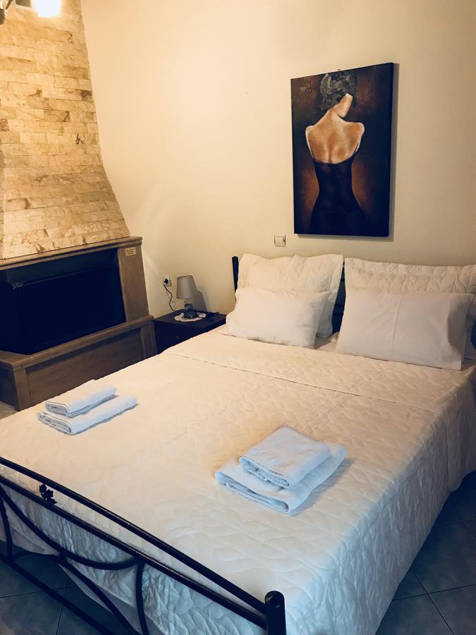 Guesthouse Adonis Loutraki  Bagian luar foto