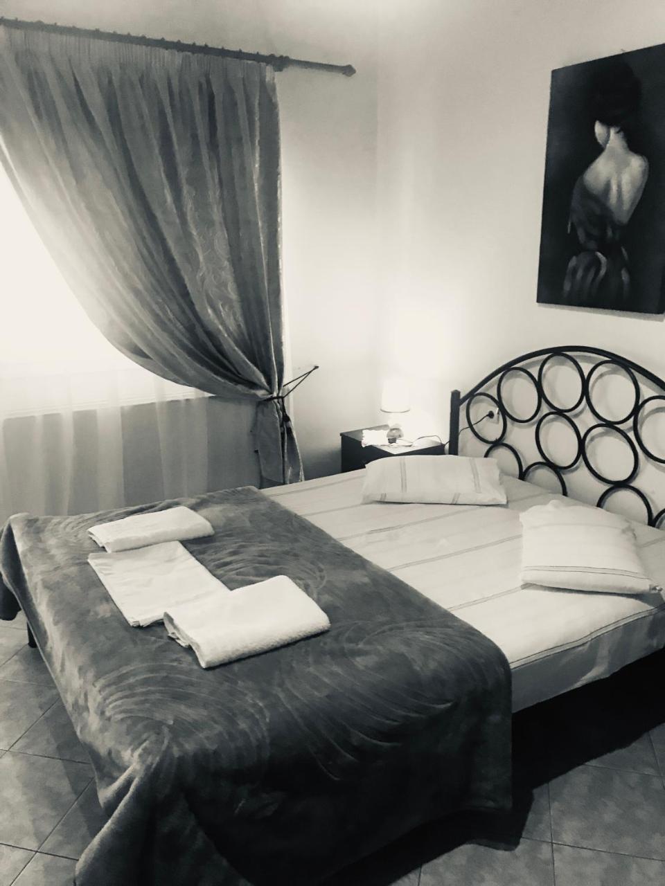 Guesthouse Adonis Loutraki  Bagian luar foto