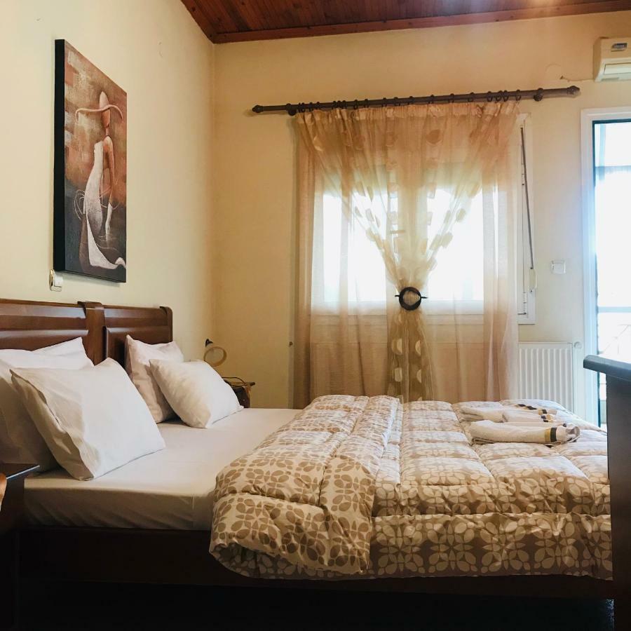 Guesthouse Adonis Loutraki  Bagian luar foto