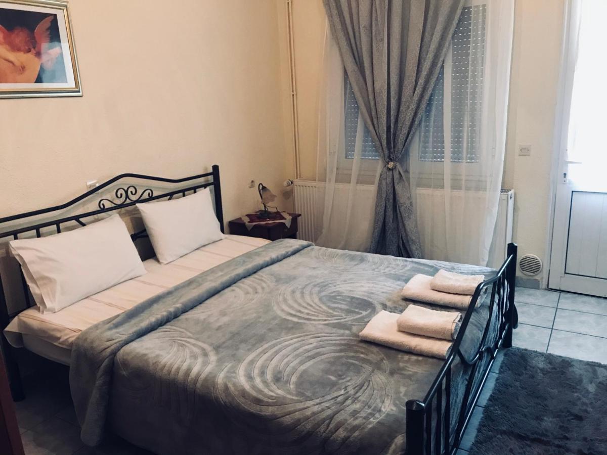 Guesthouse Adonis Loutraki  Bagian luar foto